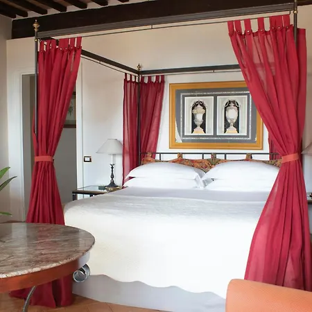 Готель Grand Continental - Starhotels Collezione 5*