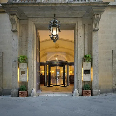 Grand Continental - Starhotels Collezione Готель Сієна