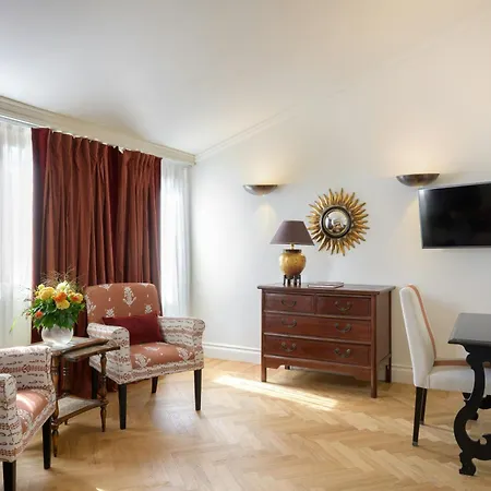Готель Grand Continental - Starhotels Collezione Сієна